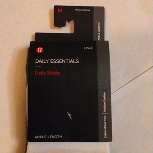 NWT Lululemon 3 packet socks ankle grey, blk, white